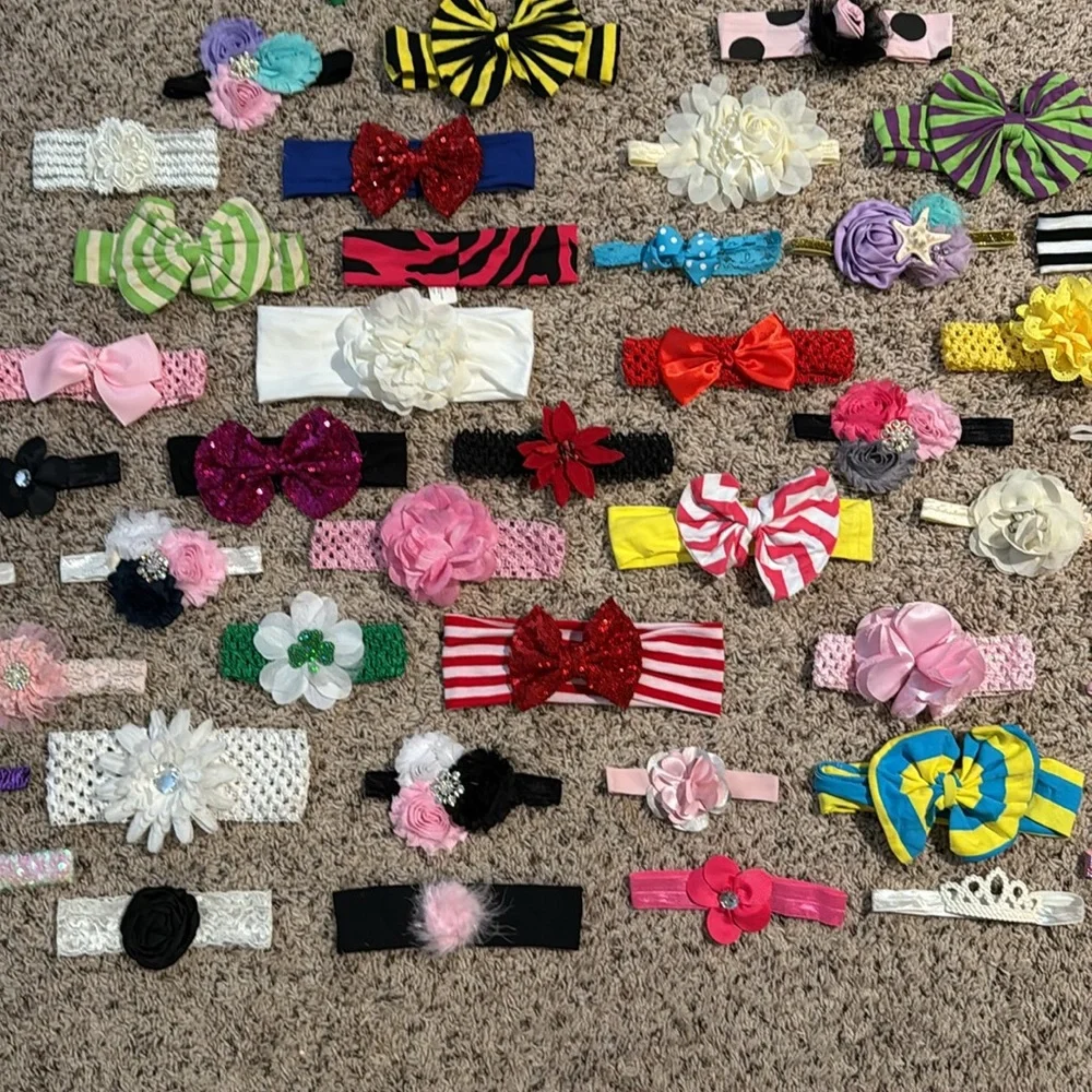 Lot/bundle of baby/girls headbands I believe I counted 48 large variety